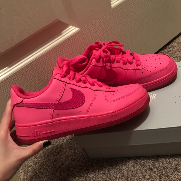 nike air force 1 hyper pink